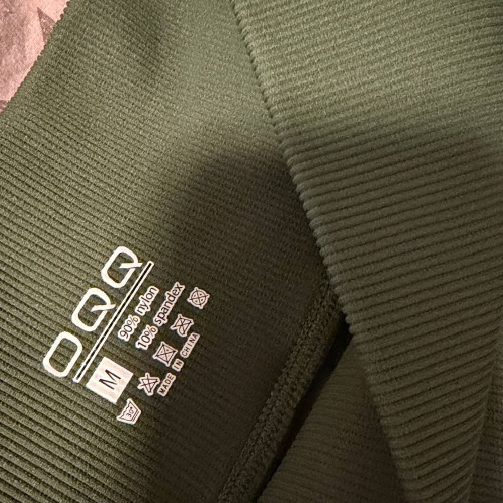 Oqq Green cross over waist Skirt - Picture 2 of 4